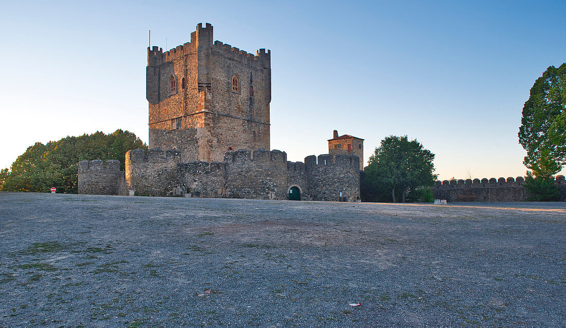 Turm und Festung in der Zitadelle von Bragança, Trás-os-Montes, Nordportugal, Portugal