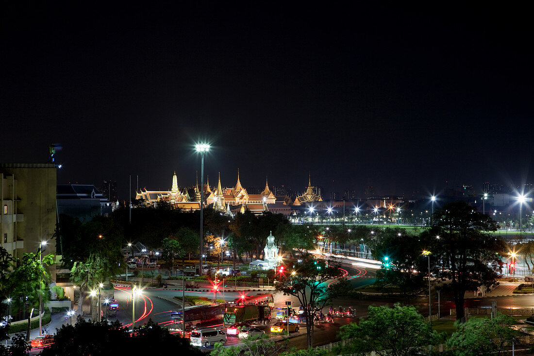 Der Königspalast von Oben bei Nacht, Bangkok, Thailand