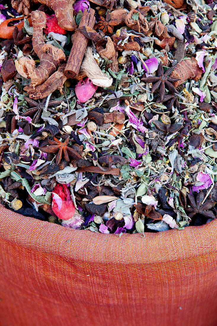 Tea blend with star anise, rosebuds, cinnamon, cardamom and other herbs and spices, souk, Marrakech, Morocco