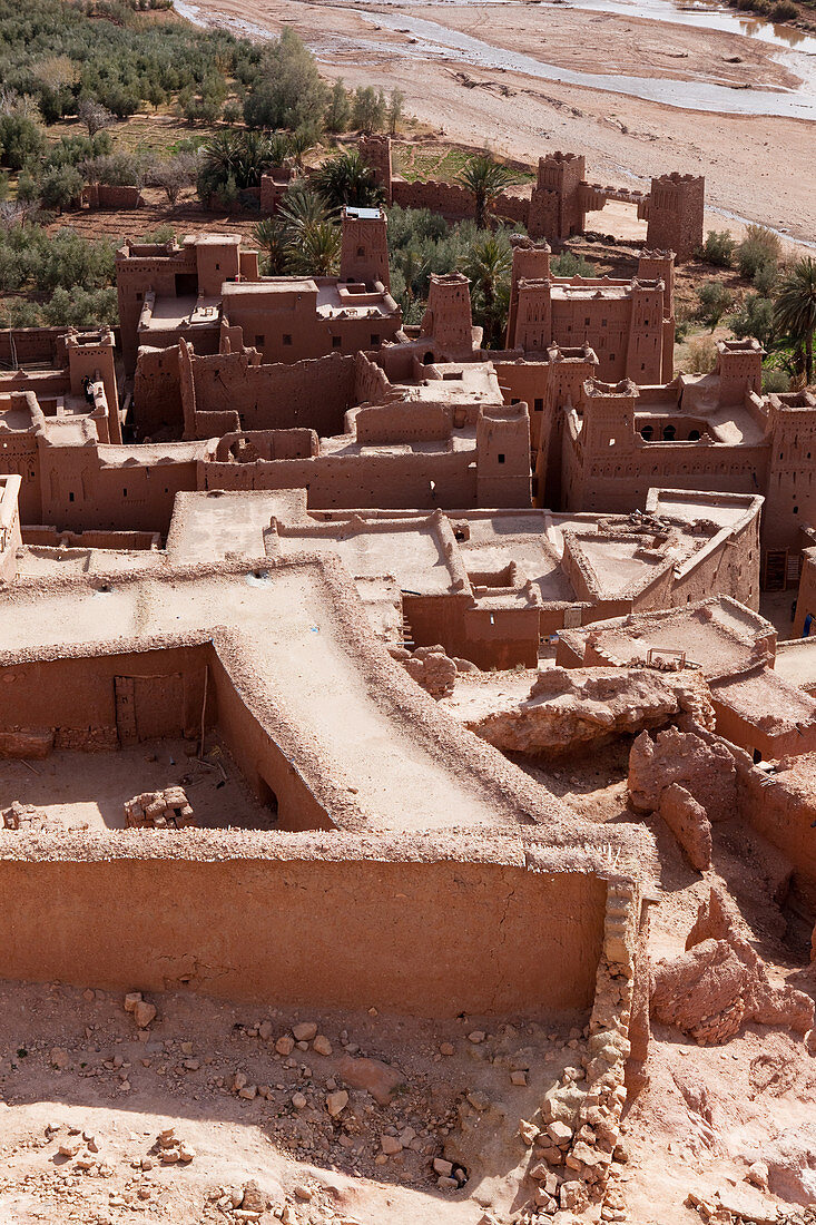View from a hill on the Kasbah Ait Ben Haddou and the desert, Ait Ben Haddou, Morocco