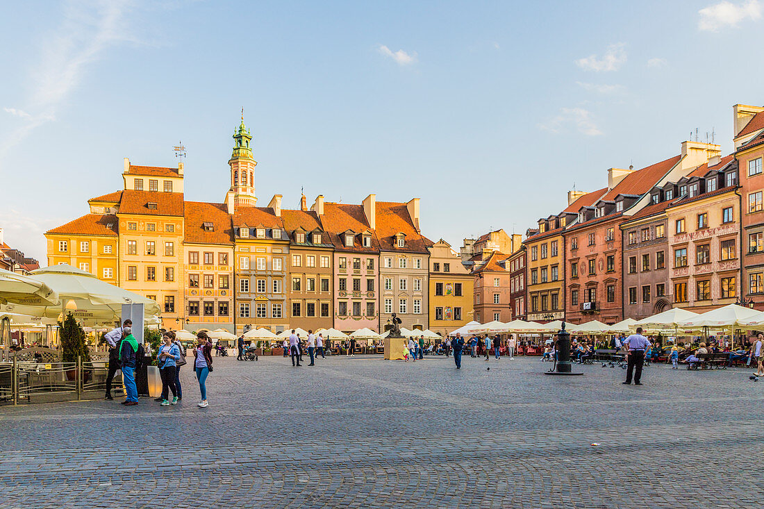 The colourful Old Town Market Place Square in the old town, UNESCO World Heritage Site, Warsaw, Poland, Europe