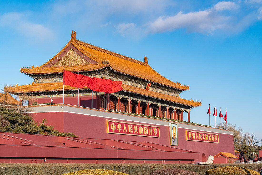 Tianamen oder Tor des himmlischen Friedens, das den Tianamen-Platz von der Verbotenen Stadt trennt. Peking, Volksrepublik China