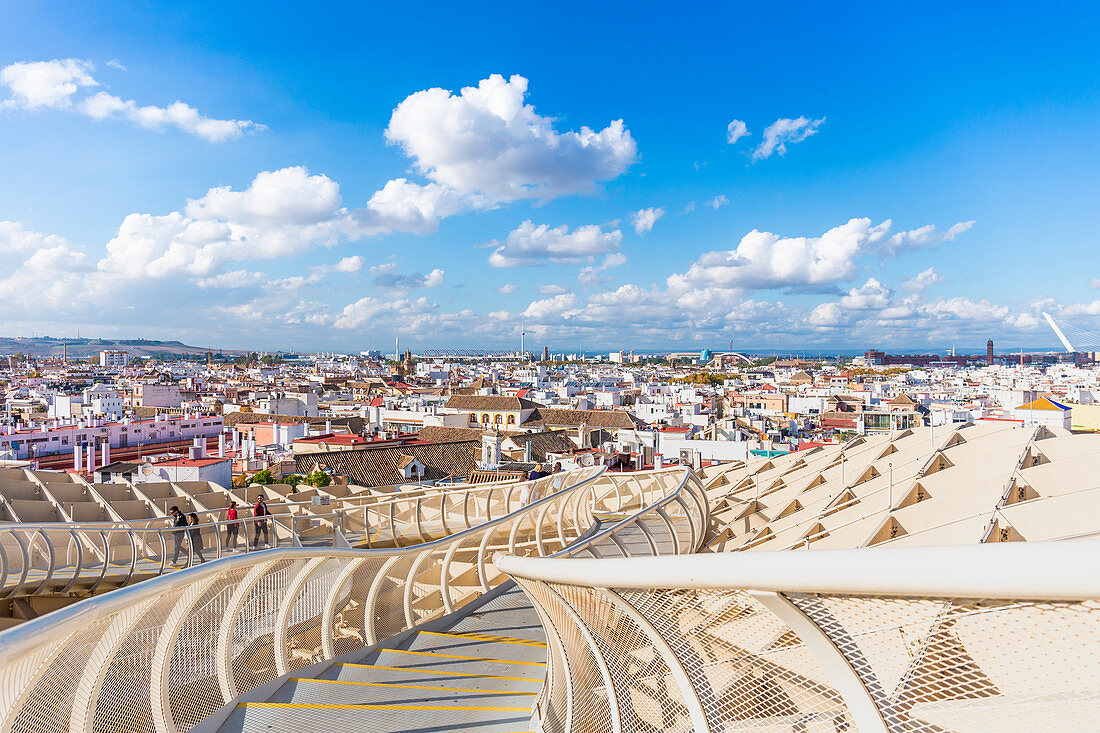 Spain, Andalucia, Seville Province, Seville, Plaza de la Encarnacion, Metropol Parasol by architect Jurgen Mayer-Hermann