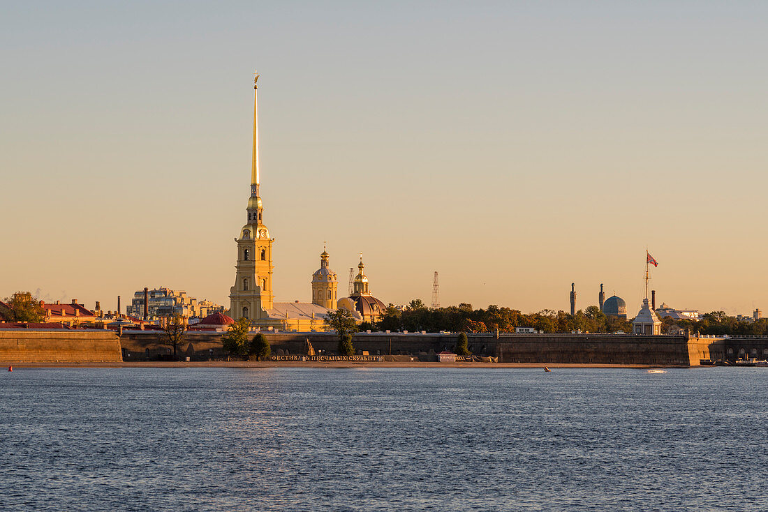 Peter und Paul Festung am Fluss Newa. Sankt Petersburg, Russland