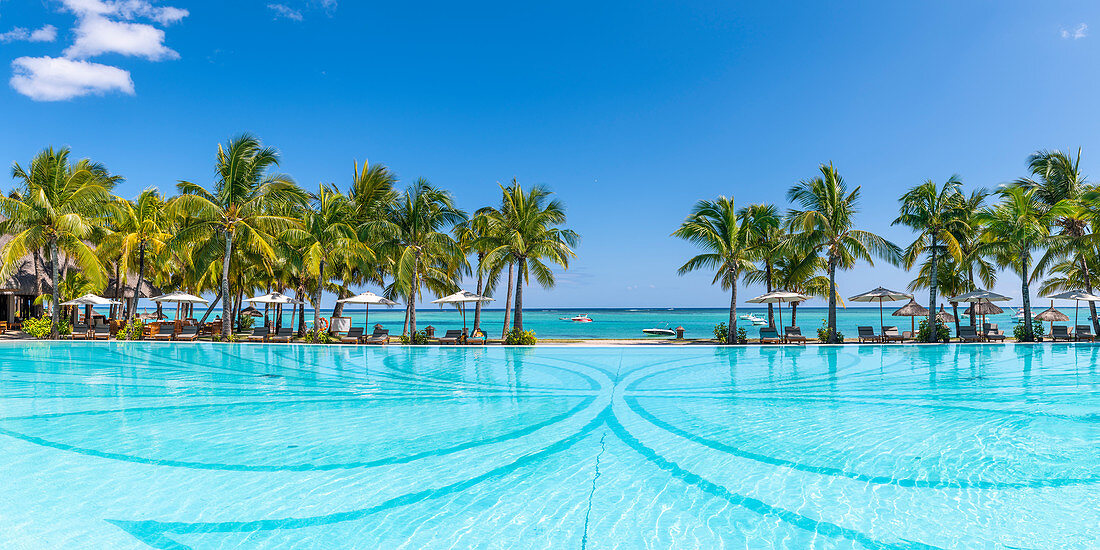 Der Swimmingpool des Beachcomber Paradis Hotels, Halbinsel Le Morne Brabant, Schwarzer Fluss (Riviere Noire), Mauritius