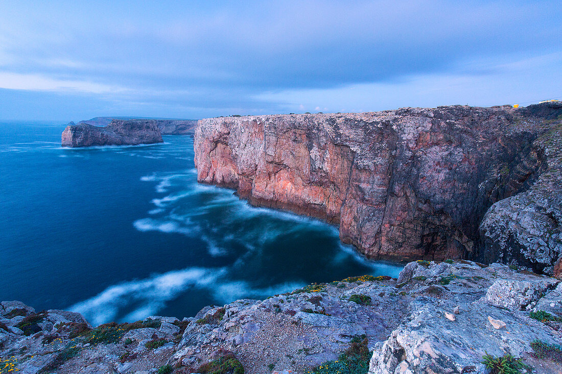The lighthouse overlooking the Atlantic Ocean, Cabo De Sao Vicente, Sagres, Algarve, Portugal, Europe