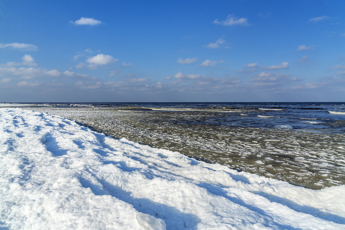 Eis auf der Ostsee, Ostseebad Heringsdorf, Insel Usedom, Ostseeküste, Mecklenburg-Vorpommern, Norddeutschland