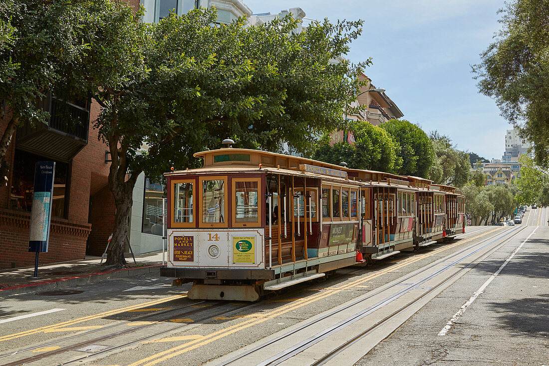 Cable Car nahe Endhaltestelle in San Francisco, Kalifornien, USA 