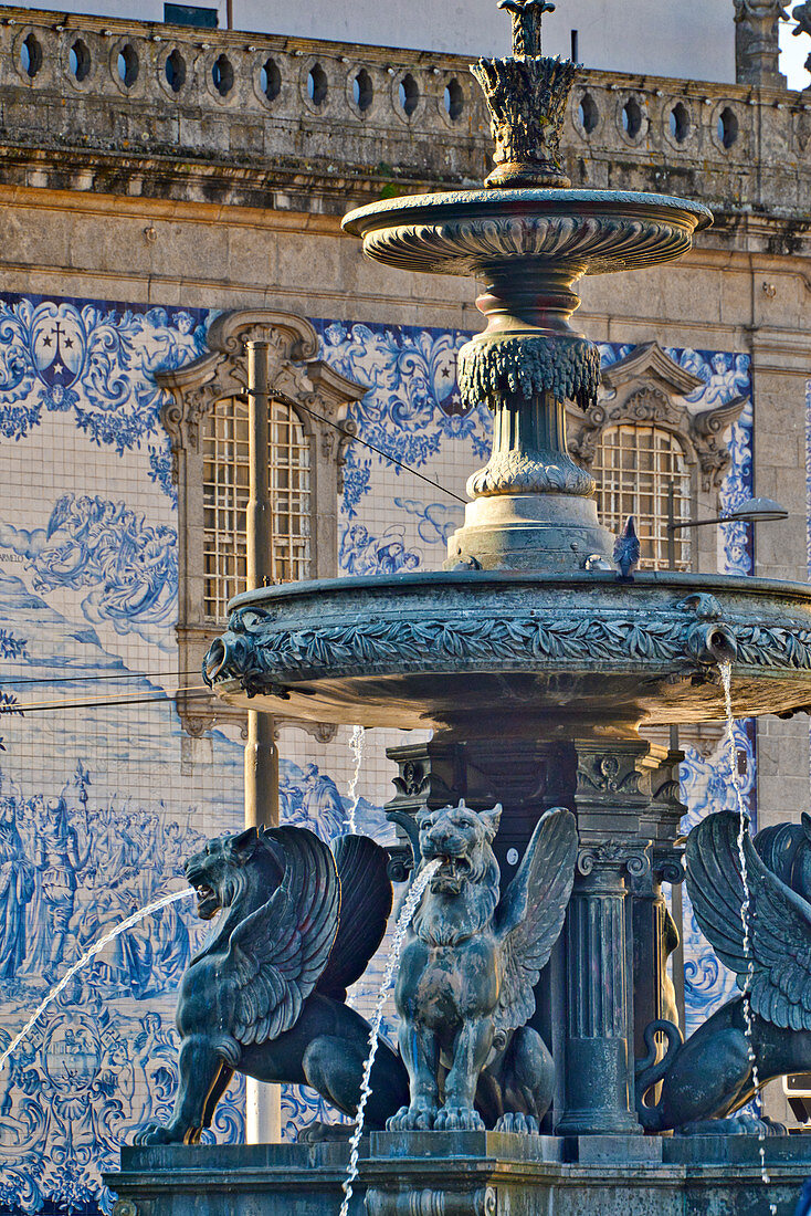 Fountain with winged lions in front of the University in Porto, Portugal