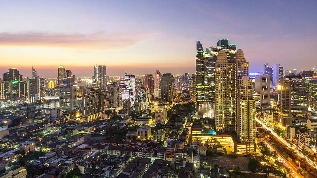 Skyline von Bangkok, District Sathorn, Thailand