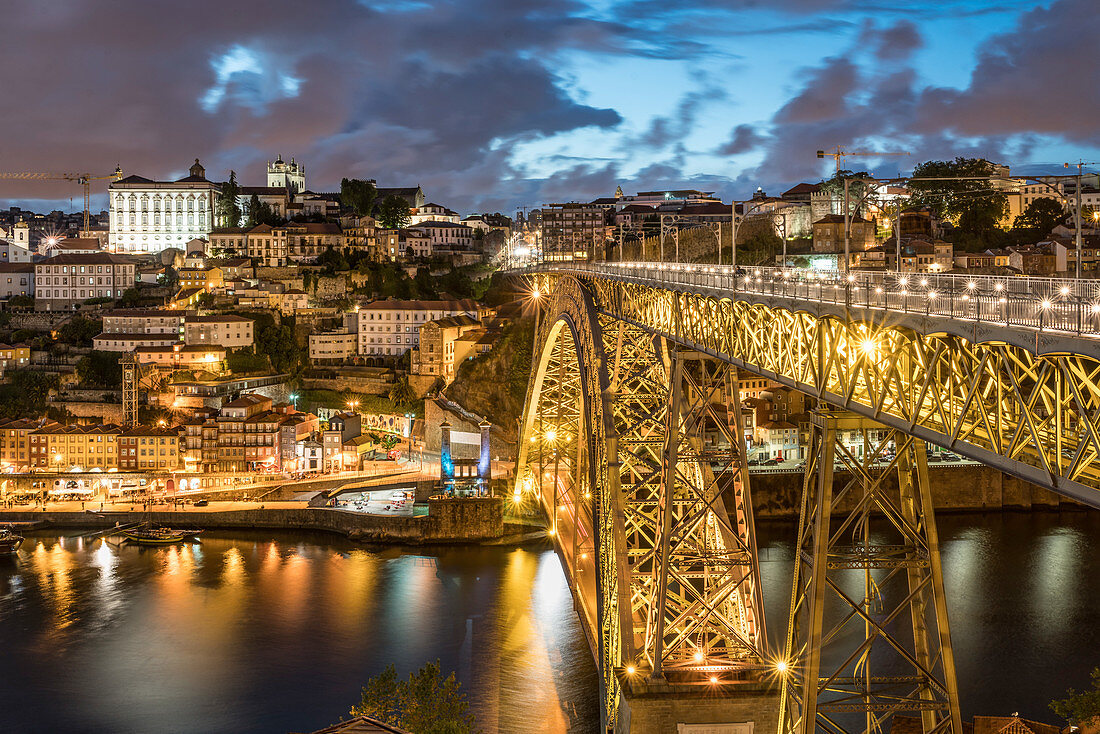 Dom Luis I und Brücke über den Fluß Douro, Porto, Portugal