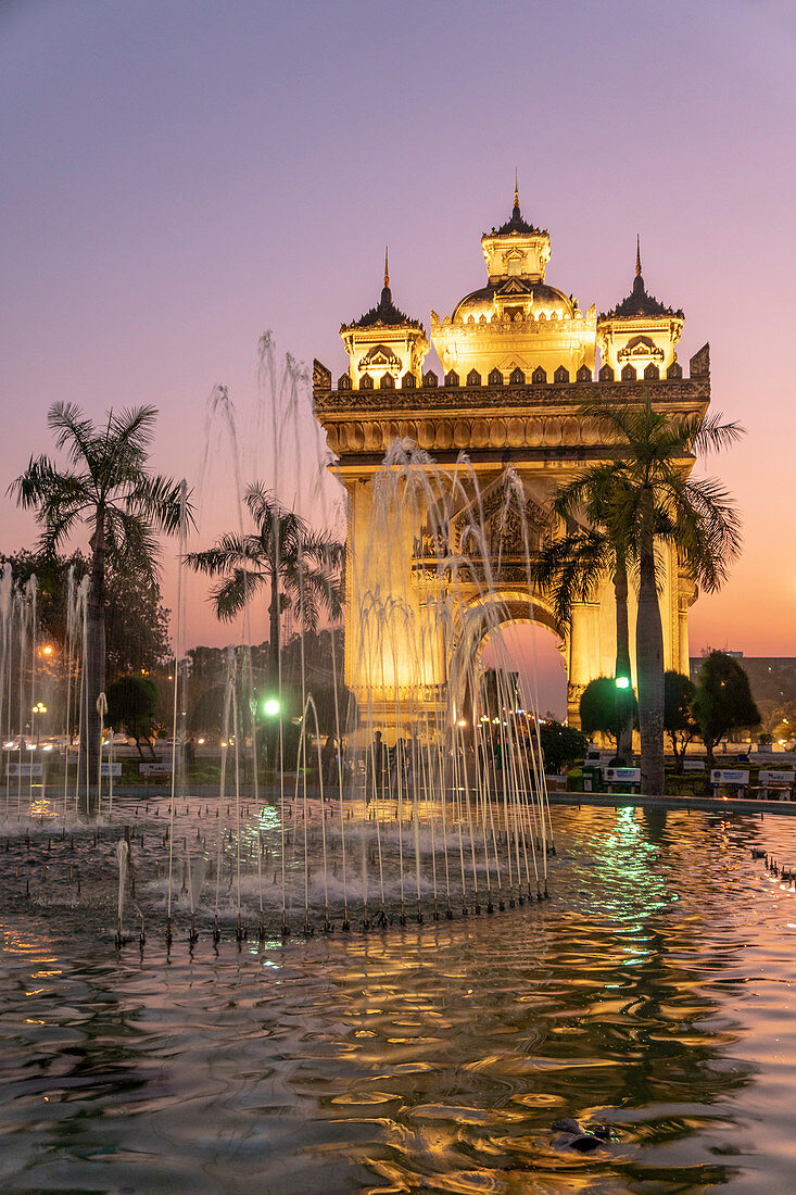 Brunnen am Patuxai Triumpfbogen, Vientiane, Laos