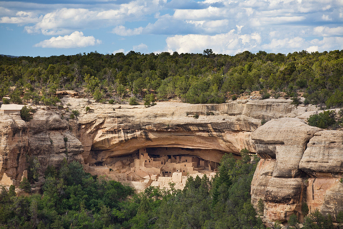 Native American Cliff Dwellings, Mesa Verde, Colorado, USA