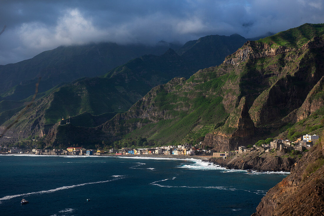 Kap Verde, Insel Santo Antao, Küste mit Dorf Paul