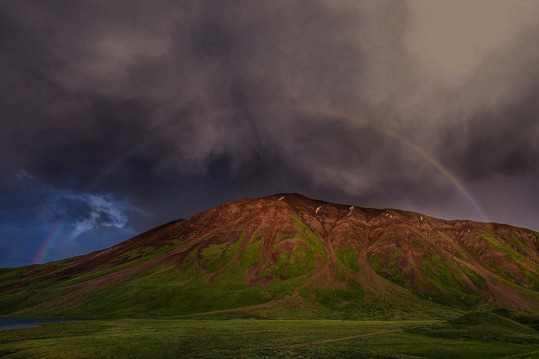 Regenbogen im Transalaigebirge, Kirgistan, Asien