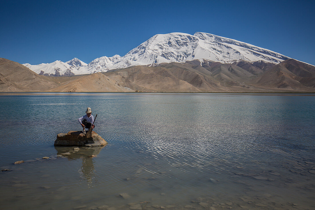 Kirgise am See Karakol im Pamir, China, Asien