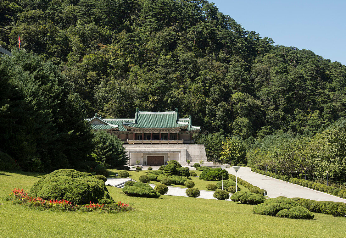 Internationale Freundschaftsausstellung, gebaut im Inneren eines Berges als Atombunker, in Myohyang, Nordkorea, Asien
