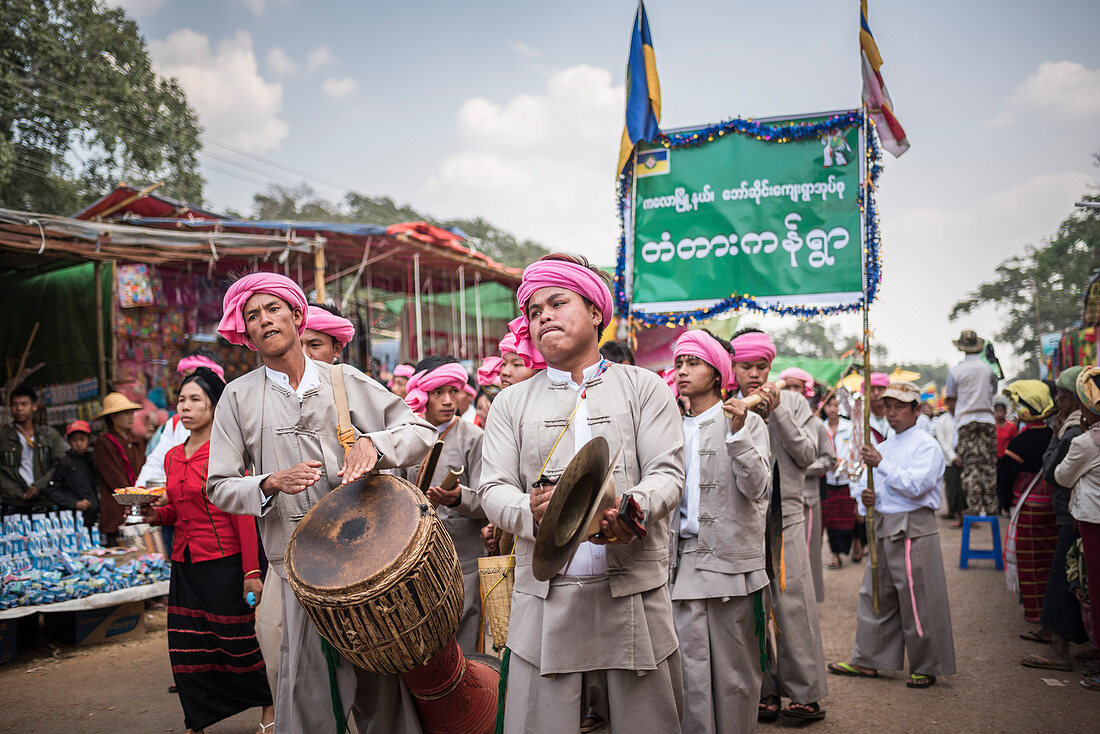 Pindaya Cave Festival (Pagodenfestival), Pindaya, Shan State, Myanmar (Burma), Asien