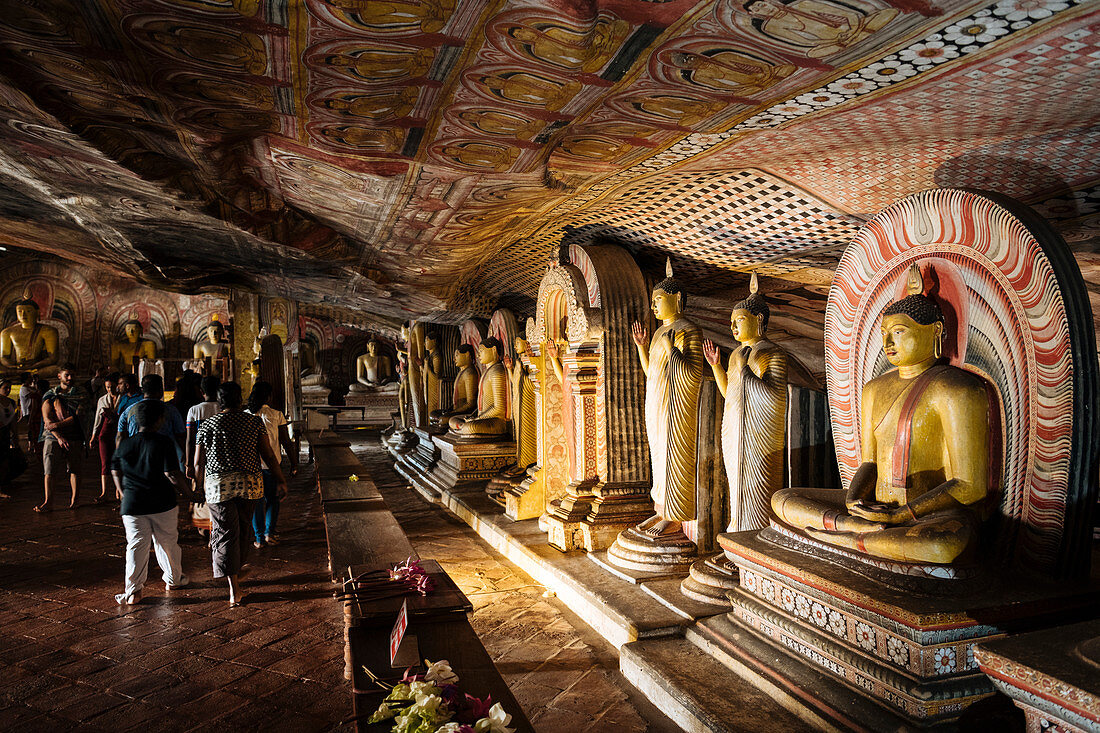 Dambulla Rock Cave Temple, UNESCO World Heritage Site, Central Province, Sri Lanka, Asia