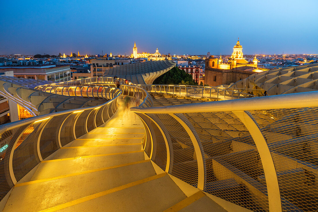 Gehwege auf dem Dach des Metropol Parasol, Plaza de la Encarnacion, Sevilla, Andalusien, Spanien, Europa