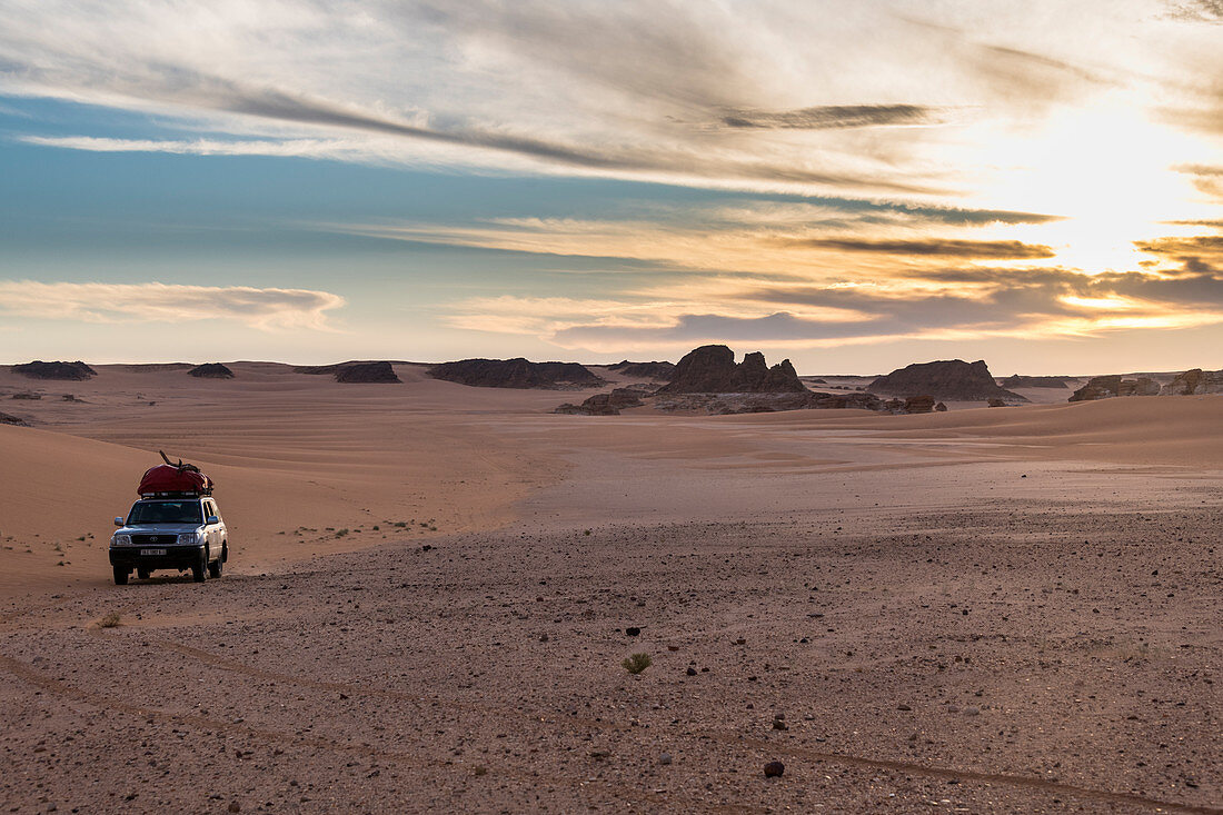 Expedition jeep in Northern Chad, Africa