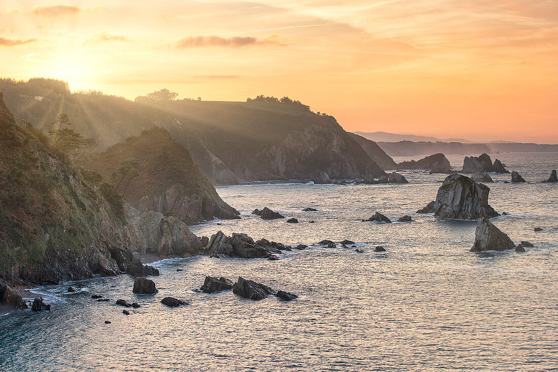 Playa del Silencio, Sonnenaufgang am Kantabrischem Meer.