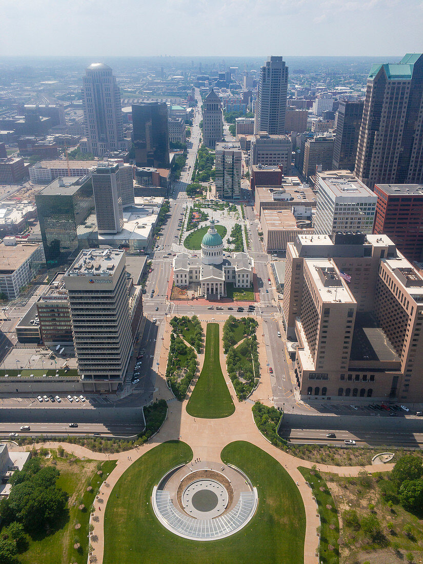 Park in front of state capitol and surrounding buildings, St Louis, Missouri, USA