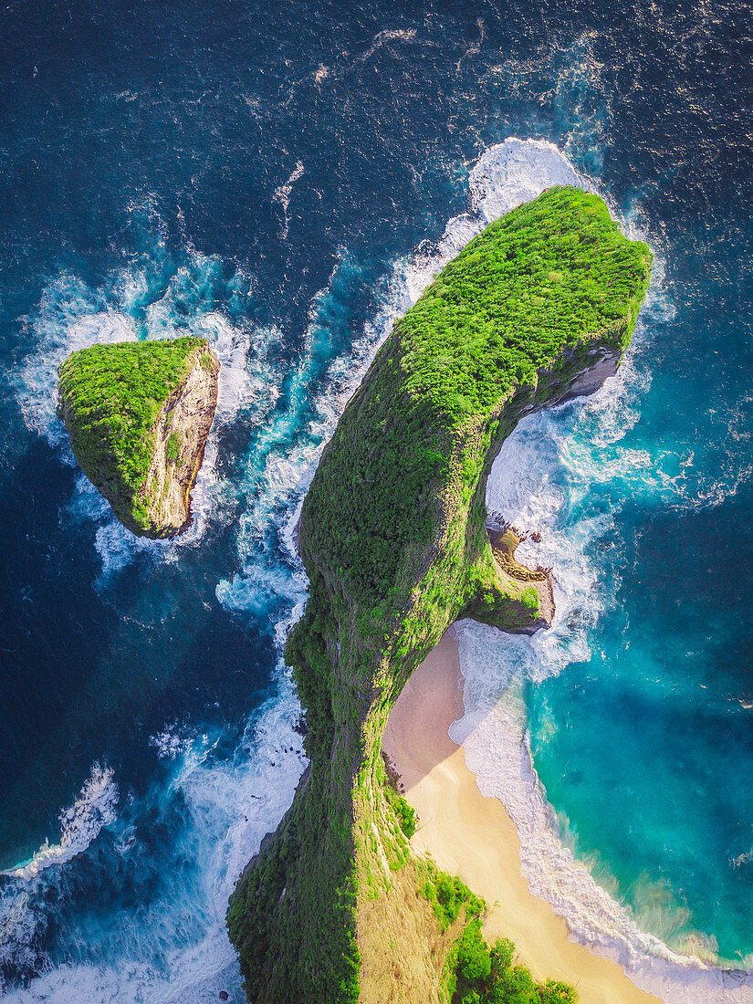 Aerial view of bushy cliffs of†Nusa†Penida†island, Bali, Indonesia