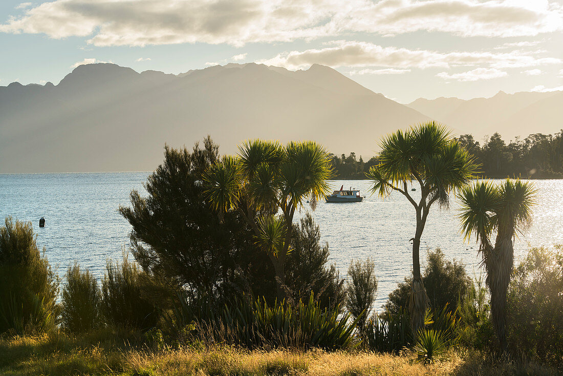 Lake Te Anau, Te Anau Downs, Southland, South Island, New Zealand, Oceania