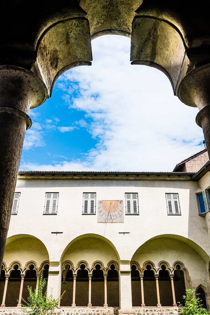 Der Kreuzgang im Franziskanerkloster, Bozen, Südtirol, Alto Adige, Italien