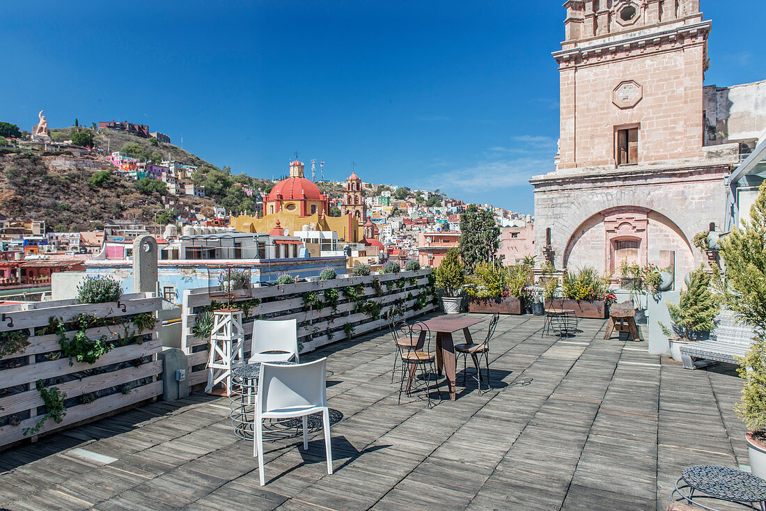 Rooftop cafe with cityscape view, Guanajuato, Guanajuato, Mexico