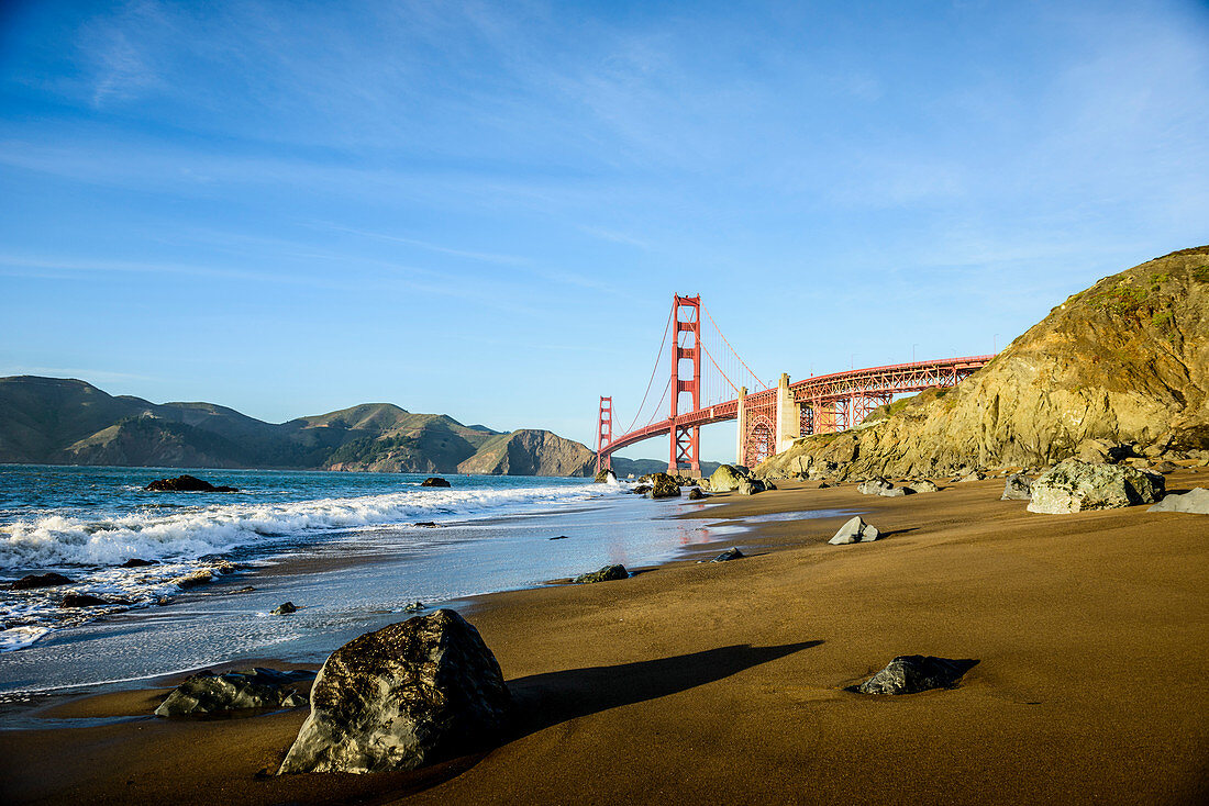 Blick auf die Golden Gate Bridge, San Francisco, Kalifornien, USA