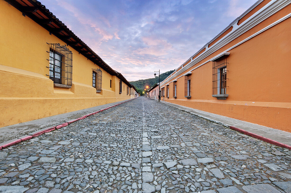 Historische Bezirksstraße in Dawn, Antigua, Guatemala