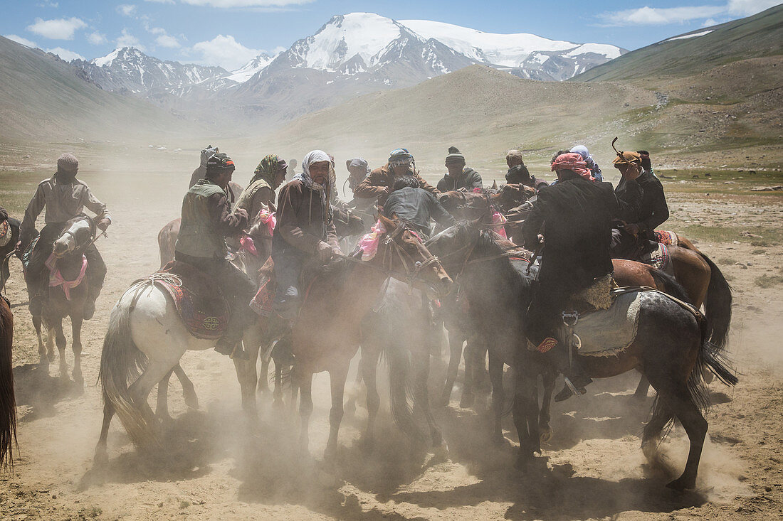 Kirgisisches Reiterspiel Buzkashi, Afghanistan, Asien