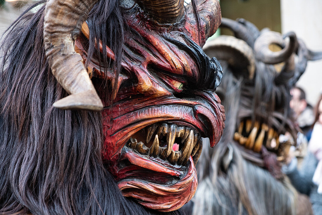 Percht auf dem Krampuslauf in München, Bayern, Deutschland