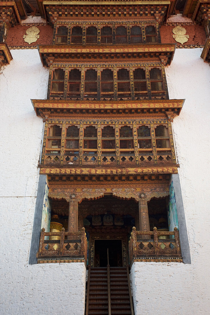 Mächtiger Bau im Punakha Dzong, Wintersitz des Je Khenpo, zweitgrößter und zweitältester Tempel Bhutans, Punaka,  Bhutan, Himalaja, Asien