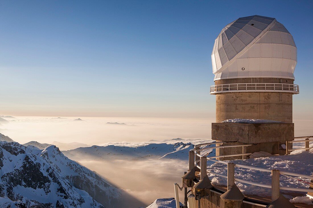 Die Kuppel des Teleskops Bernard Lyot, Pic du Midi de Bigorre (2877 m), La Mongie, Bagneres de Bigorre, Pyrenäen, Frankreich