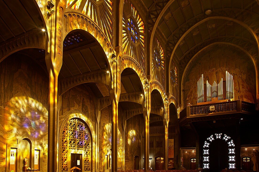 Kirche St. Christophe de Javel, gewidmet St. Christopher, Schutzpatron der Reisenden, Paris, Frankreich