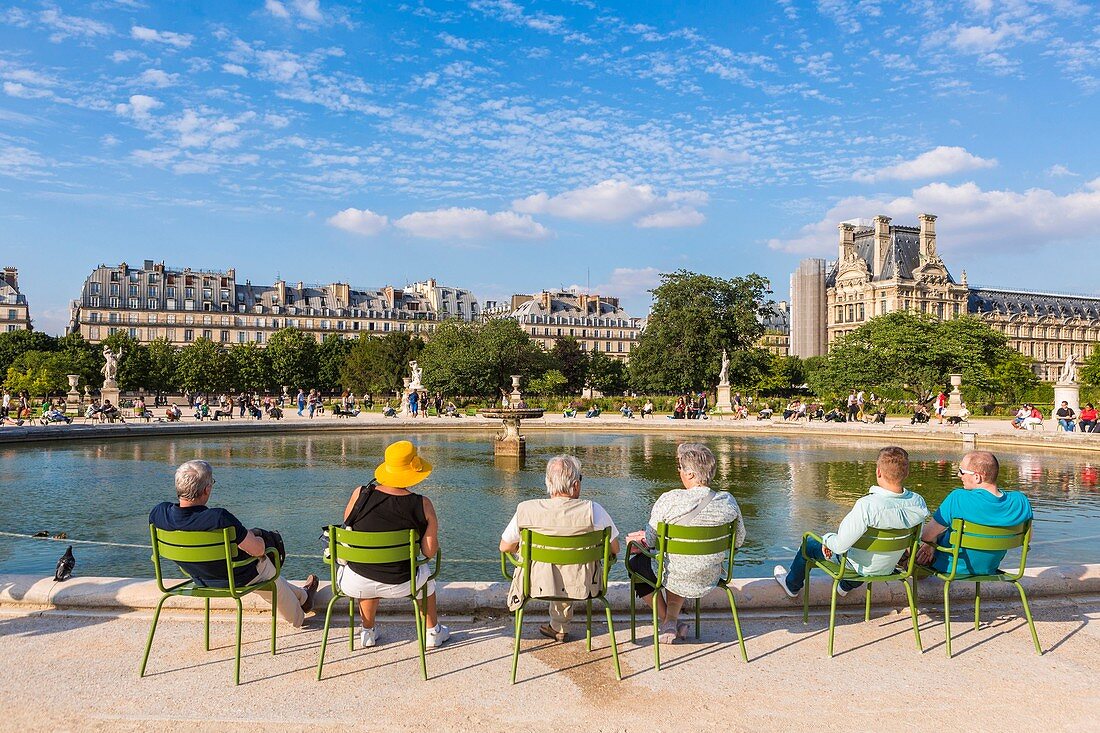Frankreich, Paris, Weltkulturerbe der UNESCO, die Tuilerien-Gärten, 1914 unter Denkmalschutz gestellt, das große runde Becken