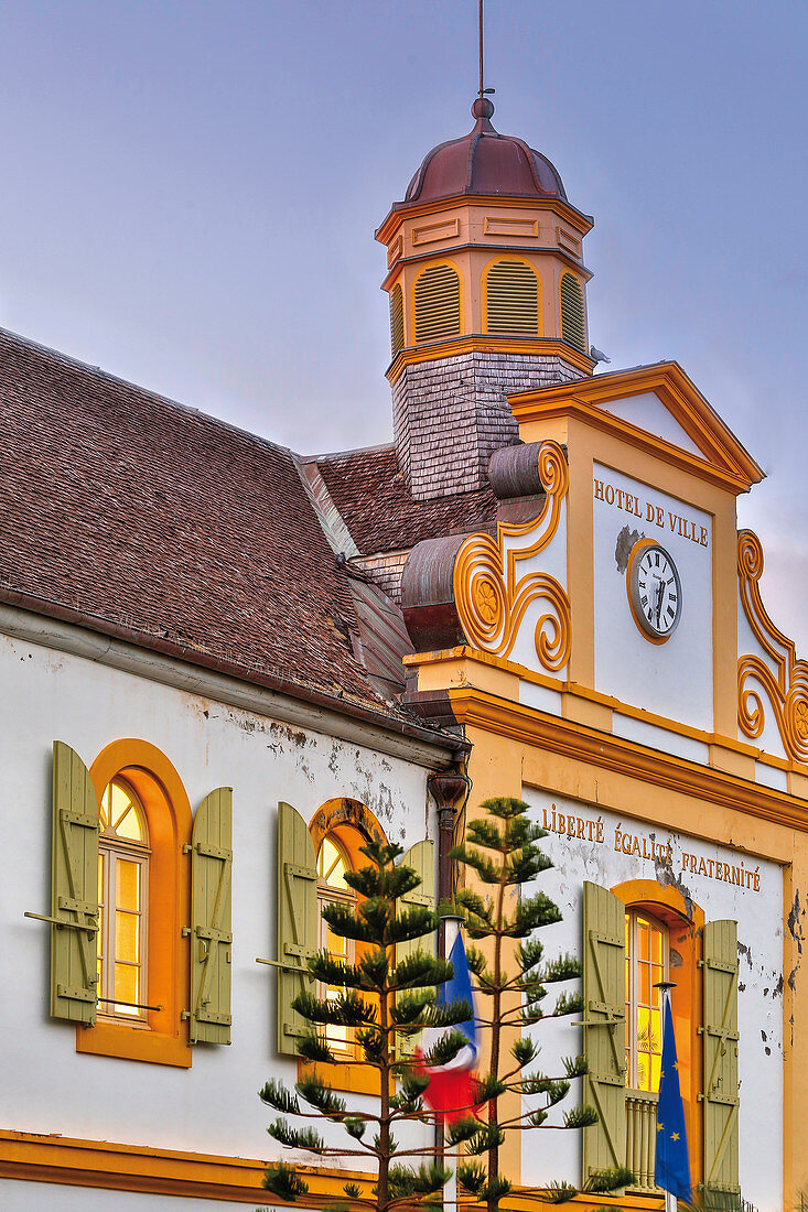 France, Reunion Island (French overseas department), Saint Pierre, colonial architecture and historical heritage, part of the facade of a colonial building