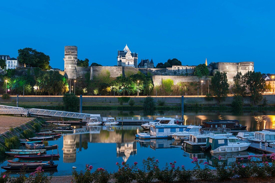 Frankreich, Maine et Loire, Angers, der Flusshafen und das Schloss der Herzöge von Anjou