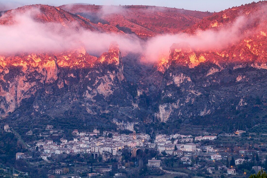 France, Alpes de Haute Provence, Parc Naturel Regional du Verdon (Regional natural park of Verdon), Moustiers Sainte Marie, certified the Most beautiful Villages of France