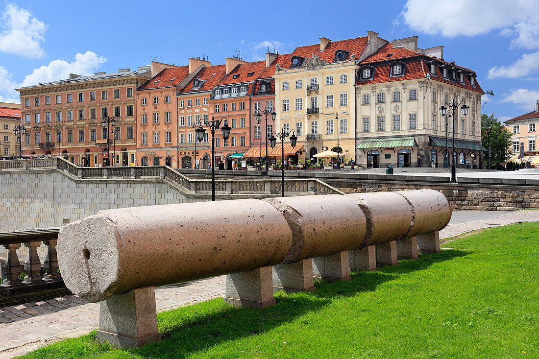 Häuser in der Krakowskie Przedmiescie Straße mit Schlossplatz, Altstadt, Warschau, Polen, Europa