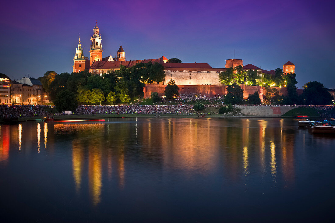 Burg Wawel bei Nacht, Krakau, Polen