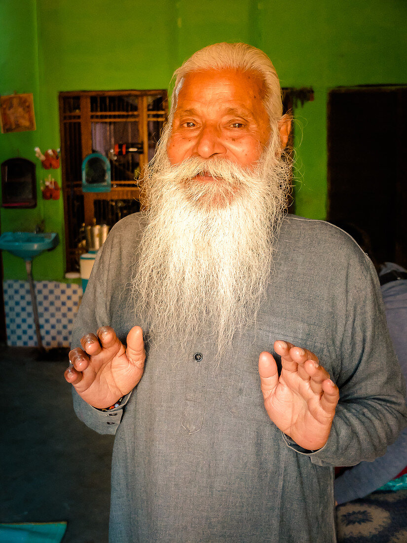 2018, Kusum Sarovara, Govardhan, Vrindavan, Uttar Pradesh, India, Udhava the Baba gives blessings