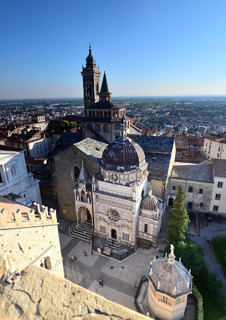 Blick zur Capella Colleoni und Basilica, Bergamo, Lombardei, Italien