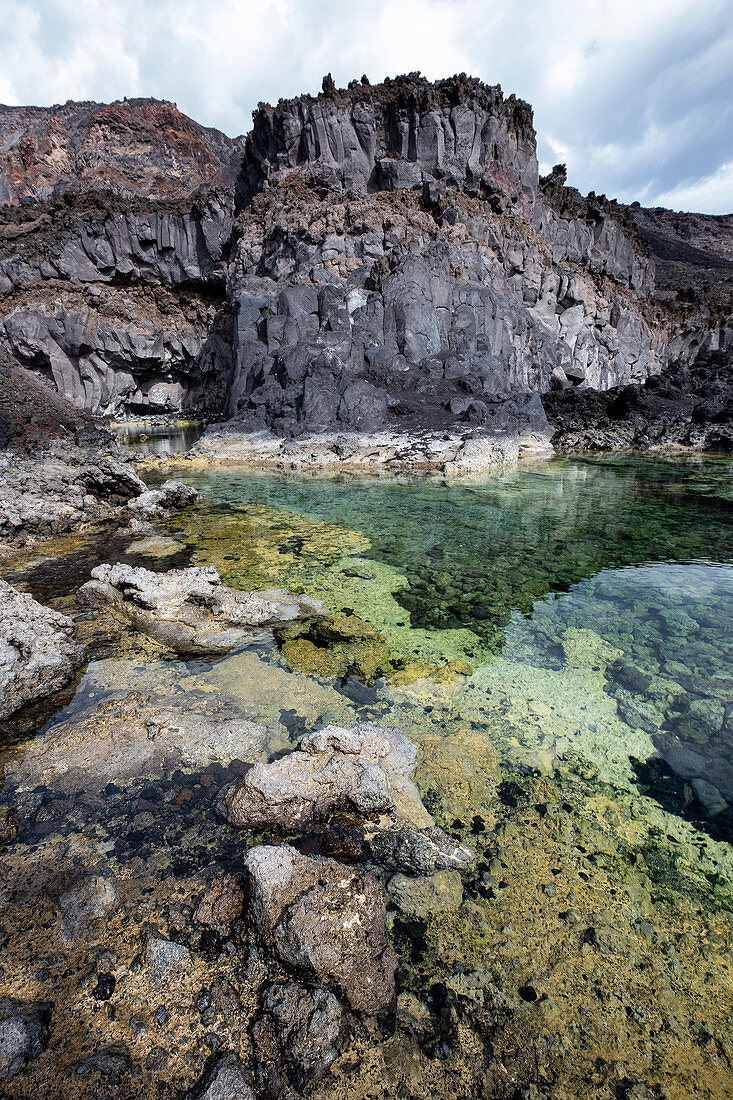 Naturteich bei der Playa Echentive, Strand bei Fuencaliente, La Palma, Kanarische Inseln, Spanien, Europa