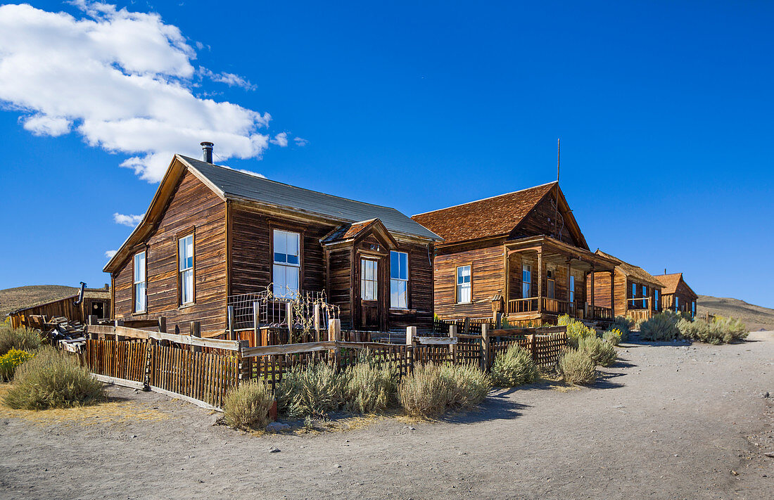 Altes Haus der Geisterstadt Bodie, einer alten Goldgräberstadt in Kalifornien, USA\n