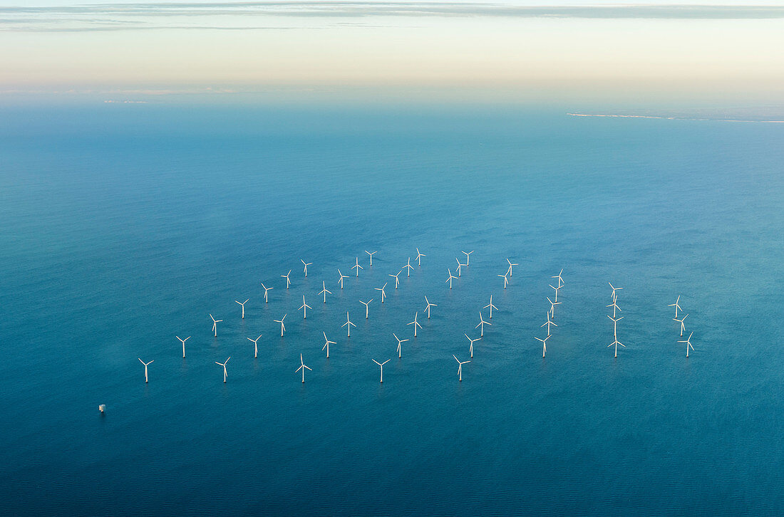Windkrafträder aus der Luft, Ostsee, Dänemark