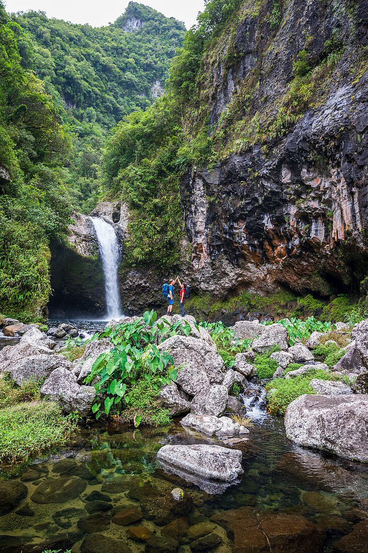 Trekking auf der zu Frankreich gehörenden Tropeninsel La Réunion im Indischen Ozean